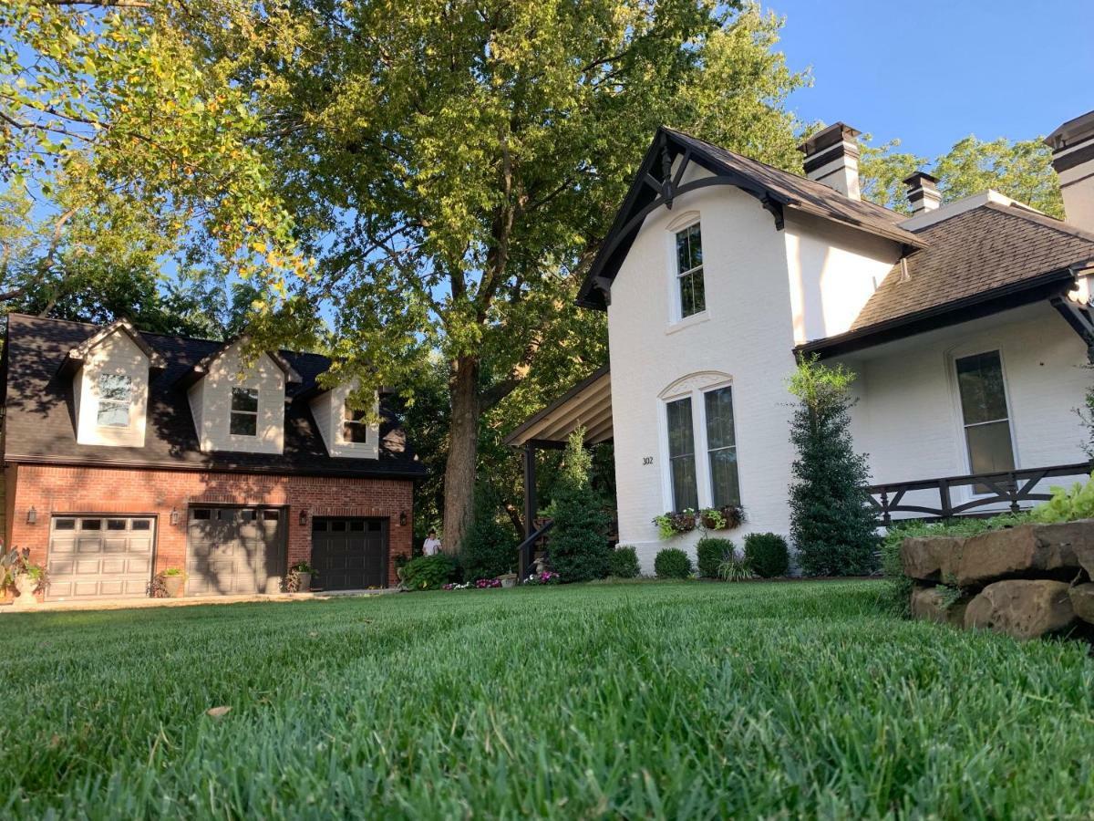 The Henry Carriage House Apartamento Bentonville Exterior foto